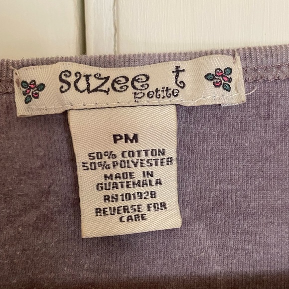 Suzee T (petite medium or regular small) Purple Paris 2000s graphic tee - Picture 3 of 3